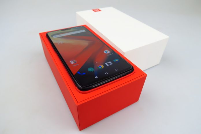 OnePlus 6 Unboxing 049 696x464 1