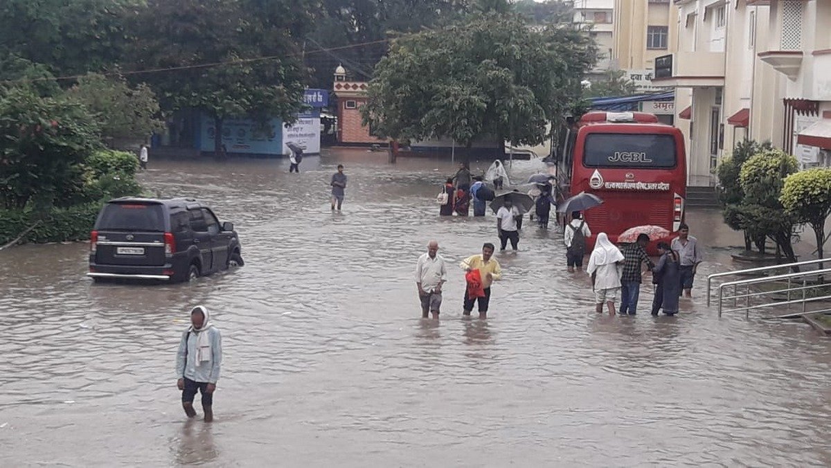 rain varanasi 1569663372