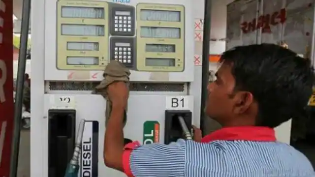BJP ruled states did not reduce the price of petrol and diesel
