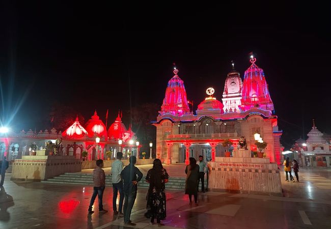 Gorakhnath temple decks up for Makar Sakranti 12