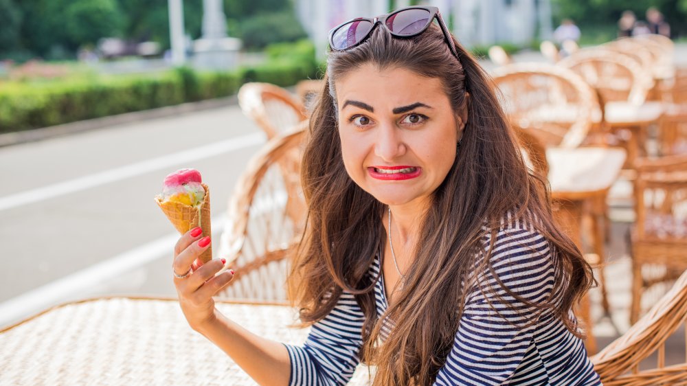 क्या आइसक्रीम खाने के बाद आपको भी हो जाता है सिर दर्द…जानिए इसके पीछे का कारण!!!!