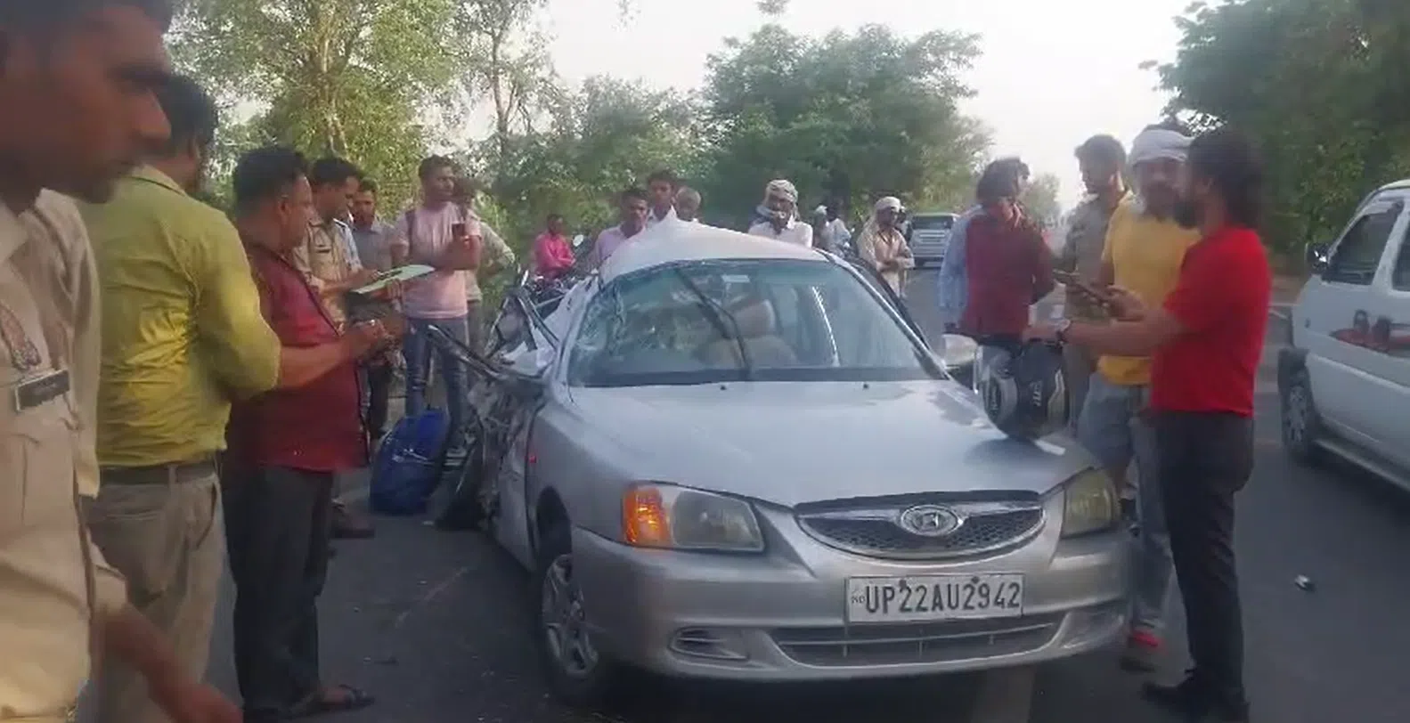 Accident between roadways bus and car in Bichpuri: four dead, two seriously injured