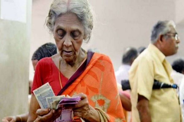 UP में बुजुर्गों को बड़ी सौगात: अब 60 वर्ष पूरा होते ही स्वतः मिल जाएगी वृद्धावस्था पेंशन 4 2020 5image 20 33 4309740871212335