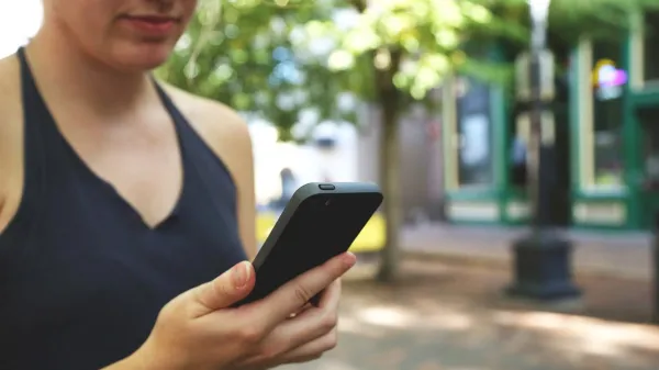 मोबाइल तकनीक में बड़ा बदलाव: रेडियो फ्रीक्वेंसी से चलने वाला अनोखा फोन तैयार 3 direct 2 mobile D2M technology