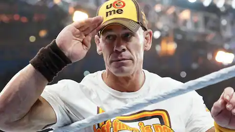 WWE के महान सुपरस्टार जान सीना ने लिया संन्यास, दो दशक लंबे रिंग करियर का हुआ भावुक अंत 3 l75220251214094503