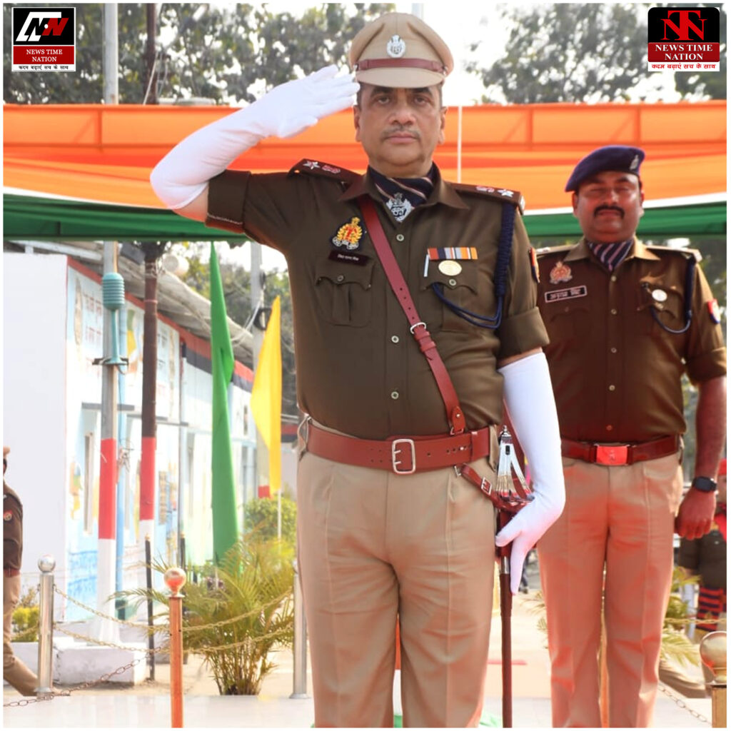 रामपुर में गणतंत्र दिवस 2026 परेड रिहर्सल का एसपी-एएसपी ने किया निरीक्षण ! 1 01 18