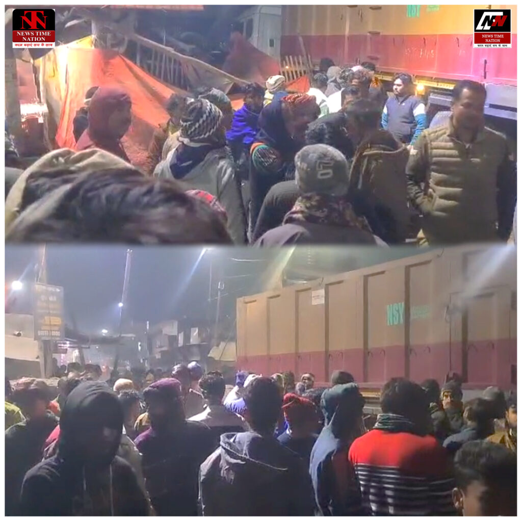 जायस अमेठी में अनियंत्रित ट्रक दुकान में घुसा, चाय-पान की दुकानें क्षतिग्रस्त, ड्राइवर-खलासी गिरफ्तार! 2 02 6