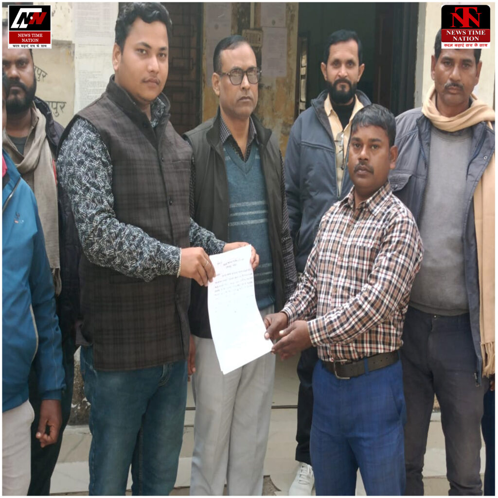 अमेठी में प्रधान प्रतिनिधि पर सफाईकर्मी से अभद्रता का आरोप, पंचायती राज सफाई ब्लॉक संघ ने सौंपा ज्ञापन ! 1 03 21