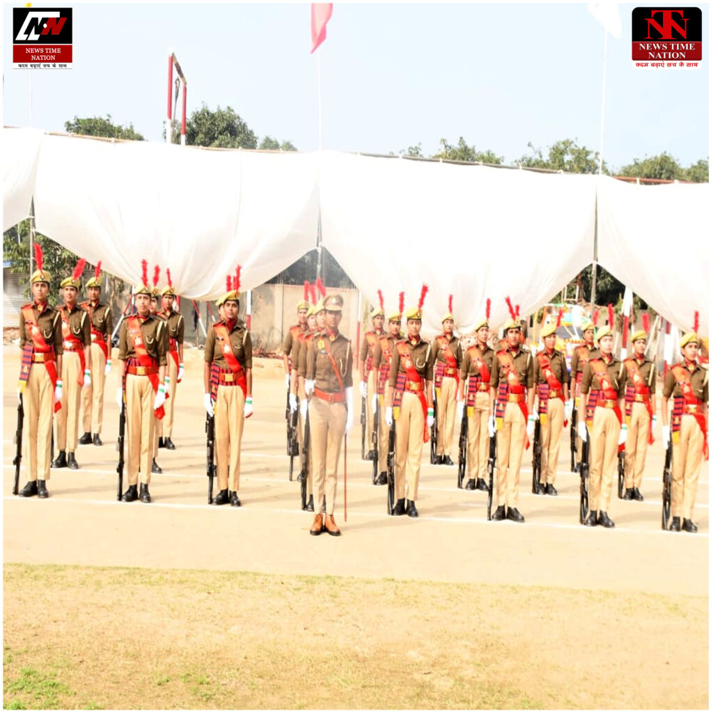 रामपुर में गणतंत्र दिवस 2026 परेड रिहर्सल का एसपी-एएसपी ने किया निरीक्षण ! 2 04 19