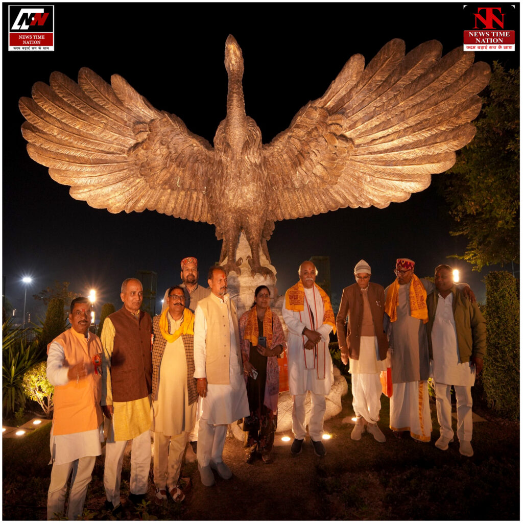 प्रवीण तोगड़िया पहुंचे अयोध्या, रामलला के दर्शन कर राम मंदिर को बताया भव्य और अद्भुत ! 4 12 15