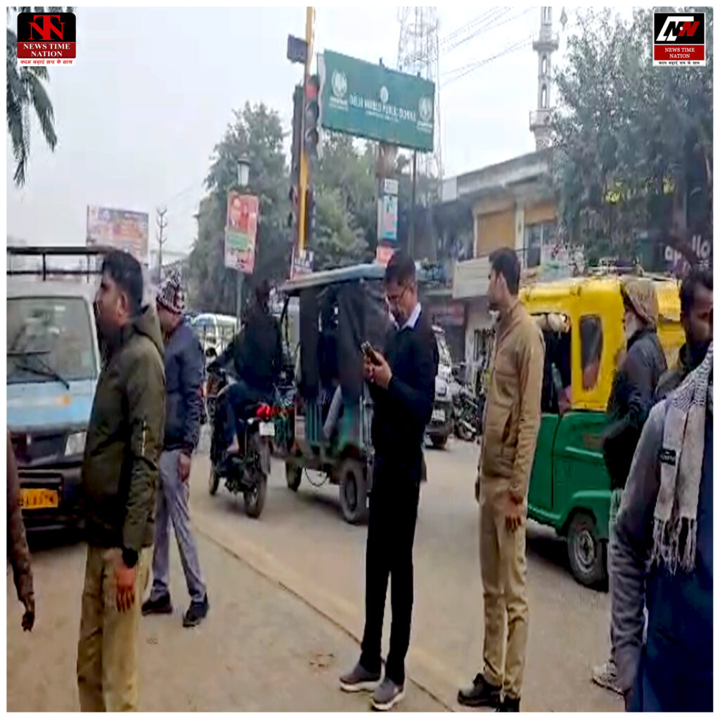 जालौन में सड़क किनारे अवैध अतिक्रमण पर गरजा प्रशासन का बुलडोजर! 3 13 2