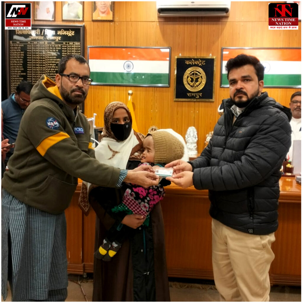 जनता दर्शन में जिलाधिकारी ने किया जनसमस्याओं का त्वरित निस्तारण, 5 लाभार्थियों को आयुष्मान कार्ड, जुबिया को ₹25 हजार सहायता ! 4 15 10