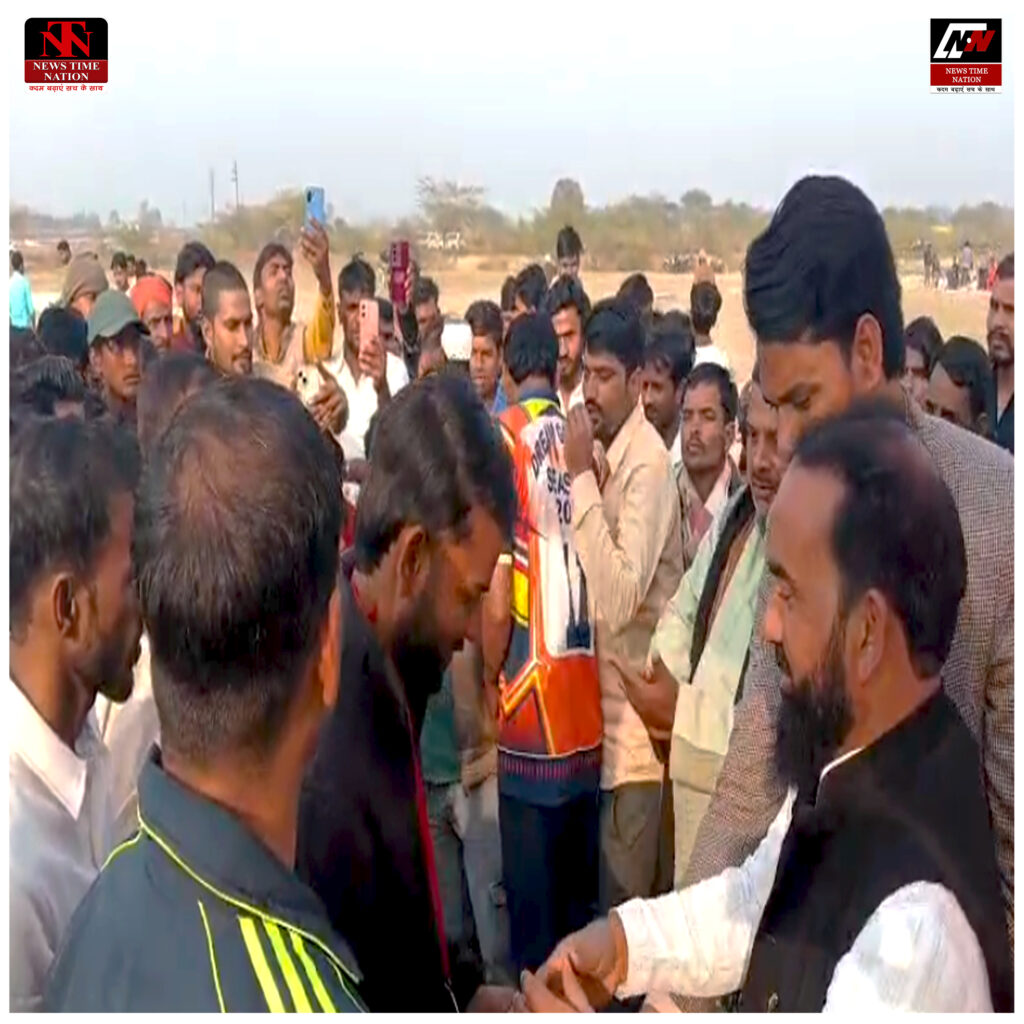 अमेठी में 8 दिवसीय क्रिकेट मैच का समापन, रजत इलेवन पलिया ने शुभम इलेवन को हराया, सपा नेता मुस्लिम ने किया सम्मानित! 3 18 2