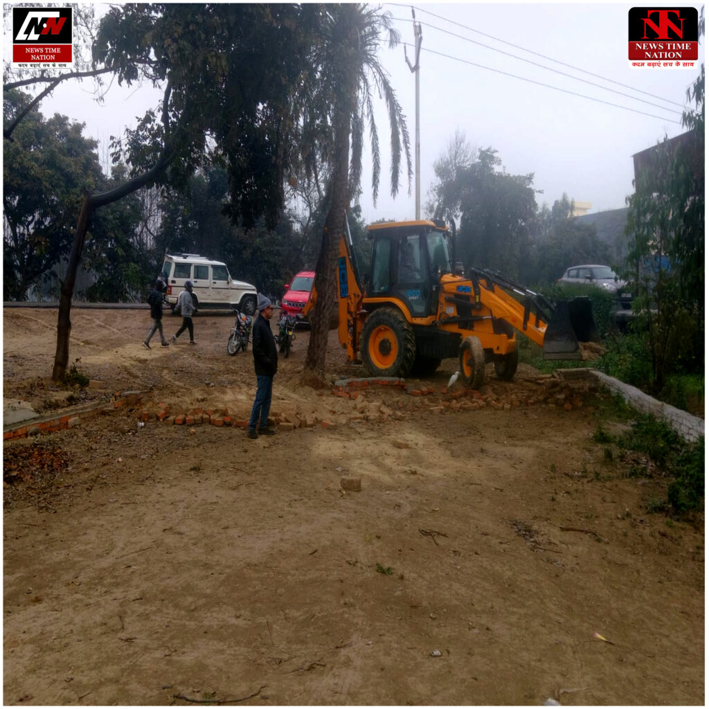 रामपुर-शाहबाद मार्ग पर अवैध कॉलोनियों पर बड़ी ध्वस्तीकरण कार्यवाई, प्रशासन सख्त ! 4 18 4