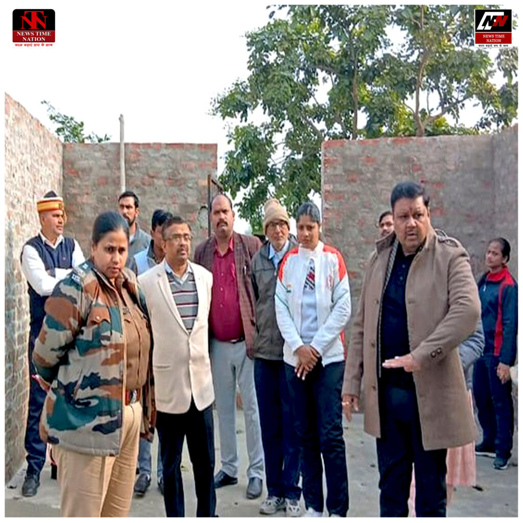 अमेठी में जिलाधिकारी ने डॉ. भीमराव अंबेडकर स्टेडियम का स्थलीय निरीक्षण, निर्माणाधीन कबड्डी, जिम हॉल और शूटिंग रेंज का लिया जायजा! 2 19 2