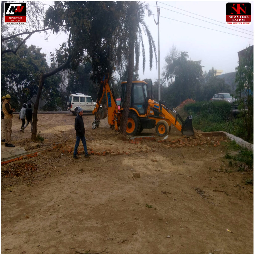 रामपुर-शाहबाद मार्ग पर अवैध कॉलोनियों पर बड़ी ध्वस्तीकरण कार्यवाई, प्रशासन सख्त ! 5 19 6