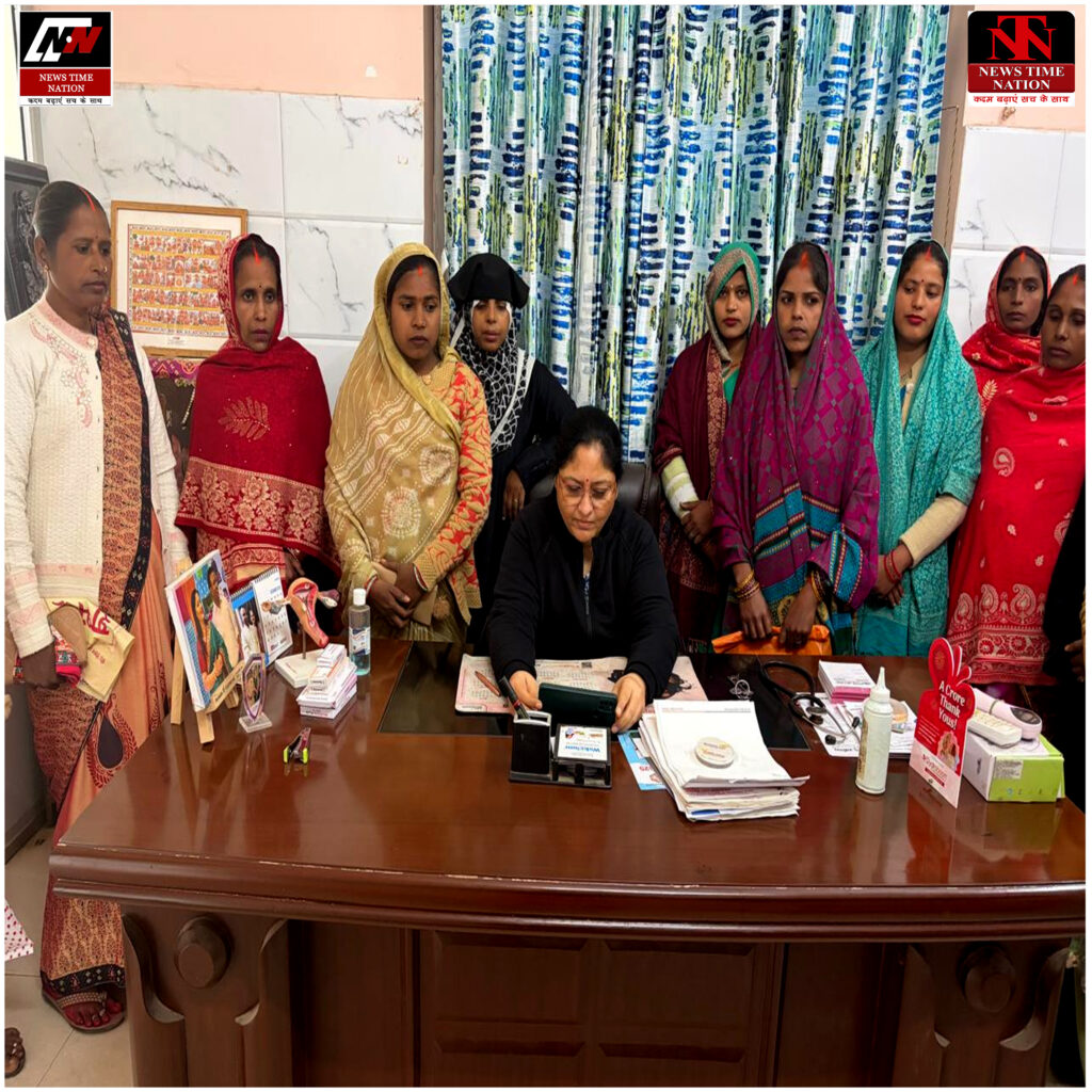 अमेठी में भाजपा महिला मोर्चा की जिला उपाध्यक्ष डॉ. प्रज्ञा बाजपेई ने महिलाओं संग सुना प्रधानमंत्री मोदी का ‘मन की बात’ कार्यक्रम ! 1 23 6