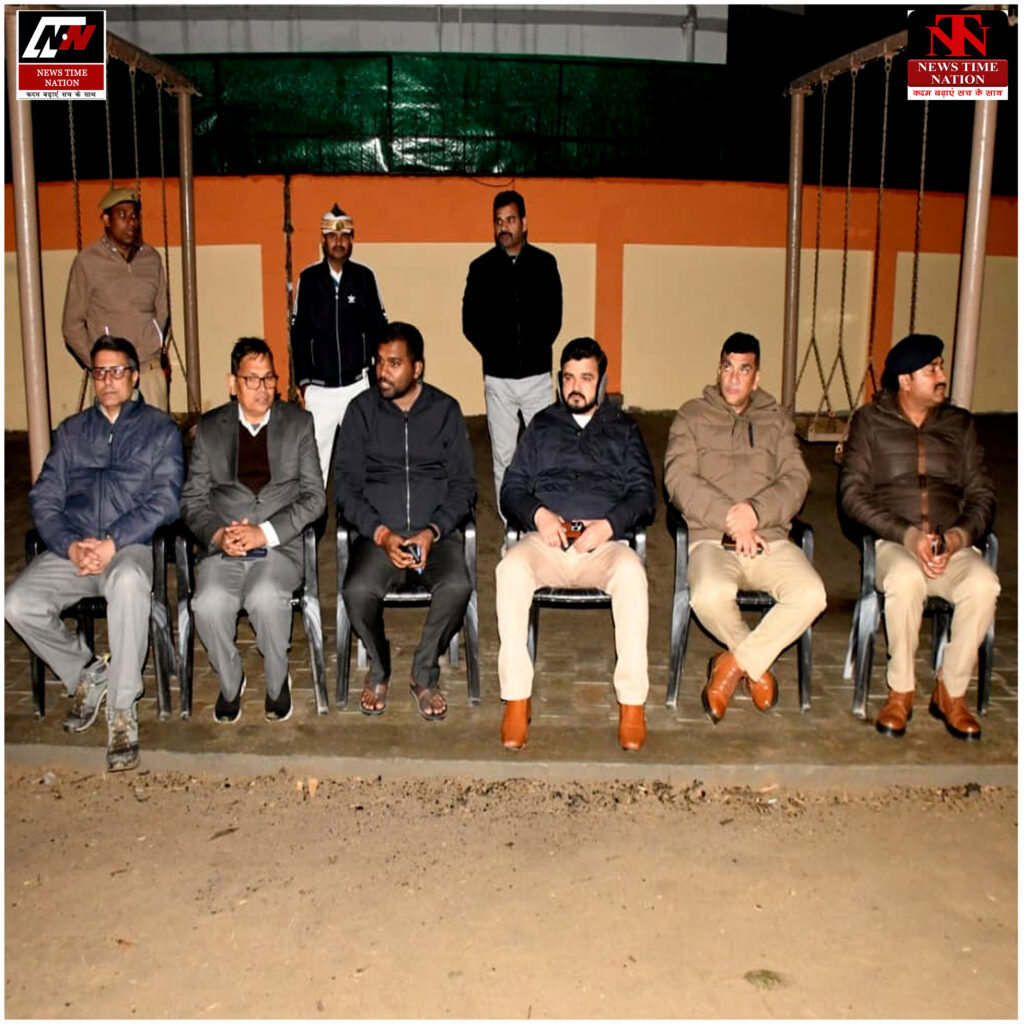 रामपुर में उत्तर प्रदेश दिवस 2026 पर ब्लैक आउट मॉक ड्रिल का सफल आयोजन, आपदा प्रबंधन तैयारियों की परख ! 1 25 4