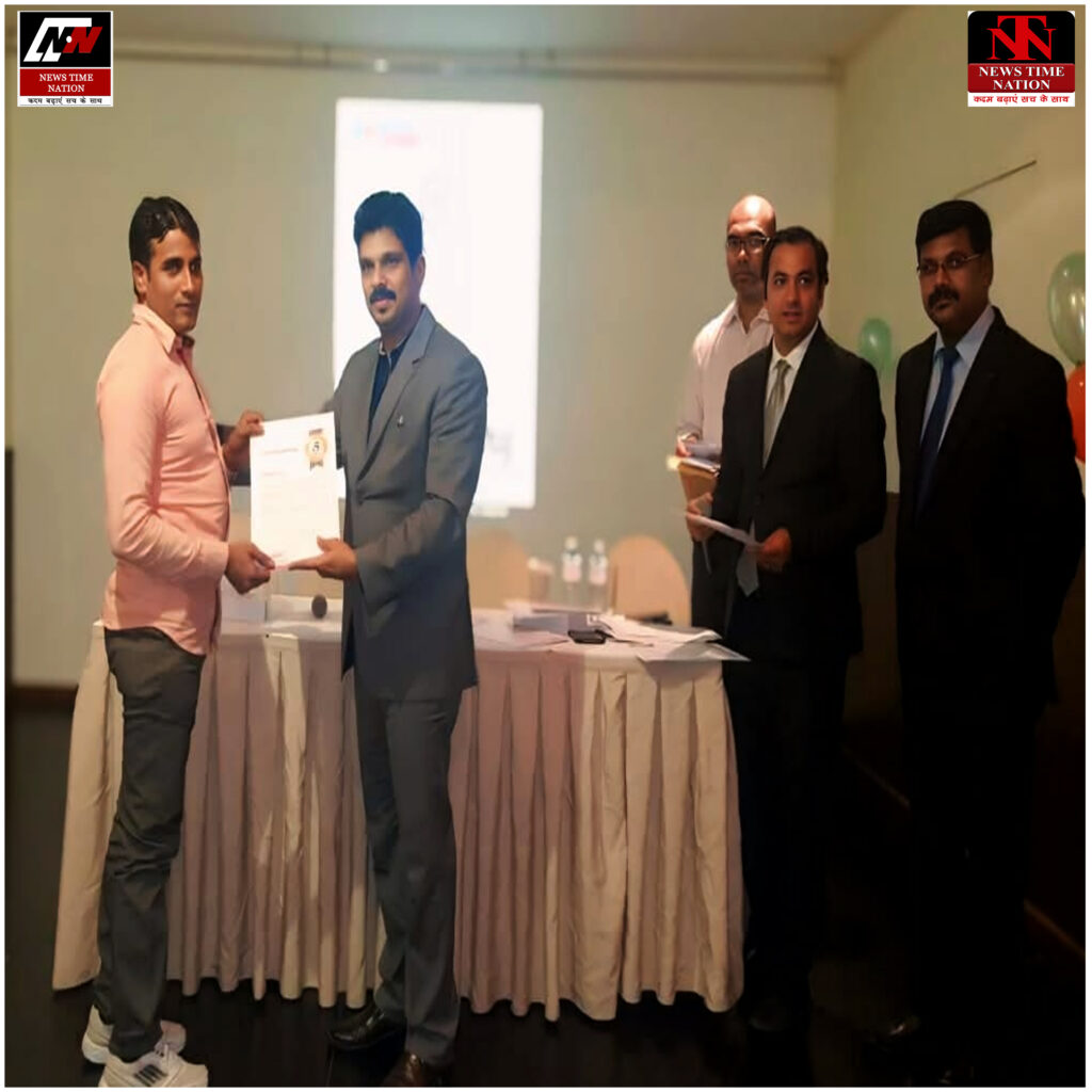 अमेठी के मोहम्मद हारुन को दुबई में मिला सम्मान, 200 कर्मचारियों में दूसरा स्थान हासिल ! 1 29 2