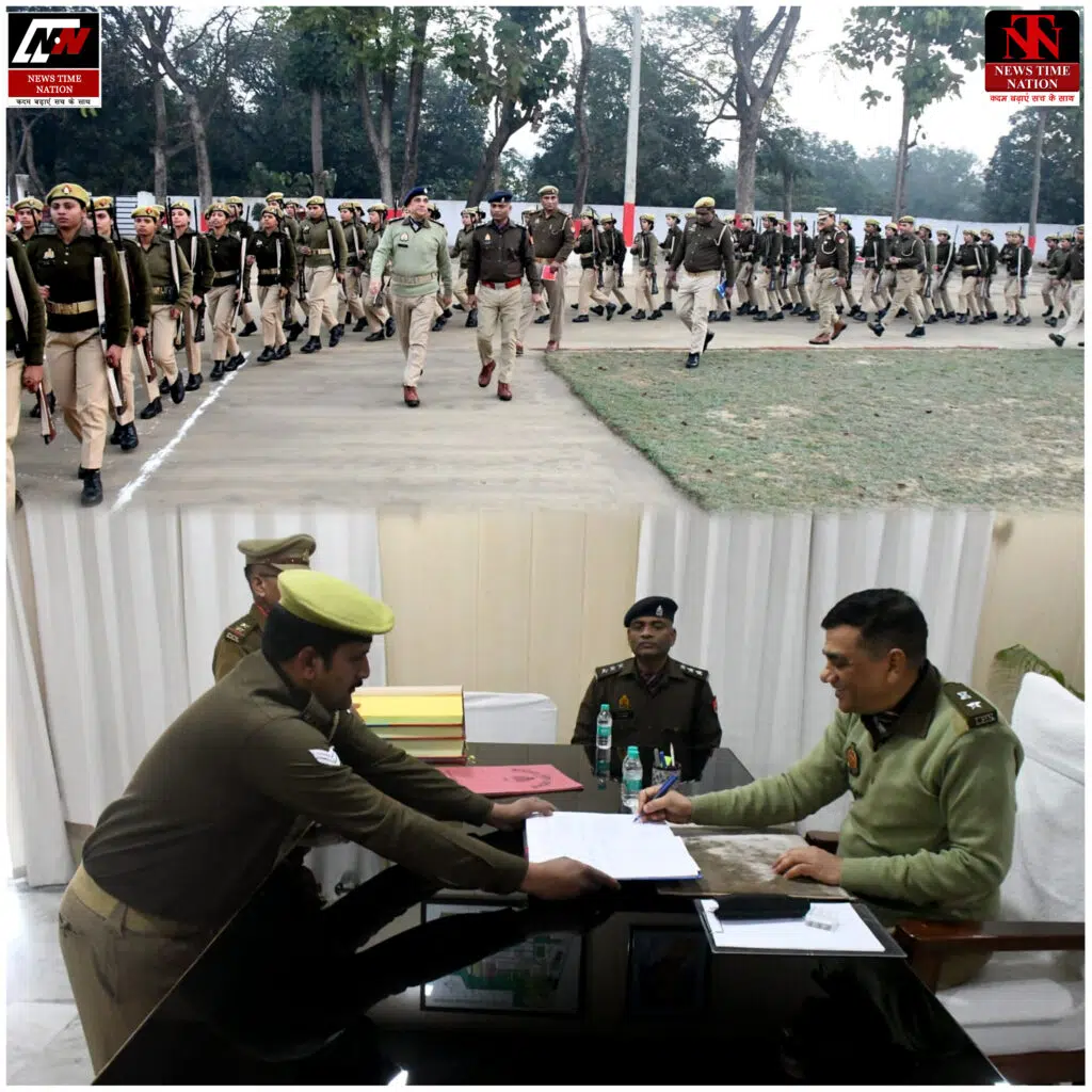 रामपुर पुलिस लाइन का एसपी विद्यसागर मिश्रा ने किया निरीक्षण, परेड की सलामी लेकर व्यवस्थाओं का लिया जायजा ! 1 01