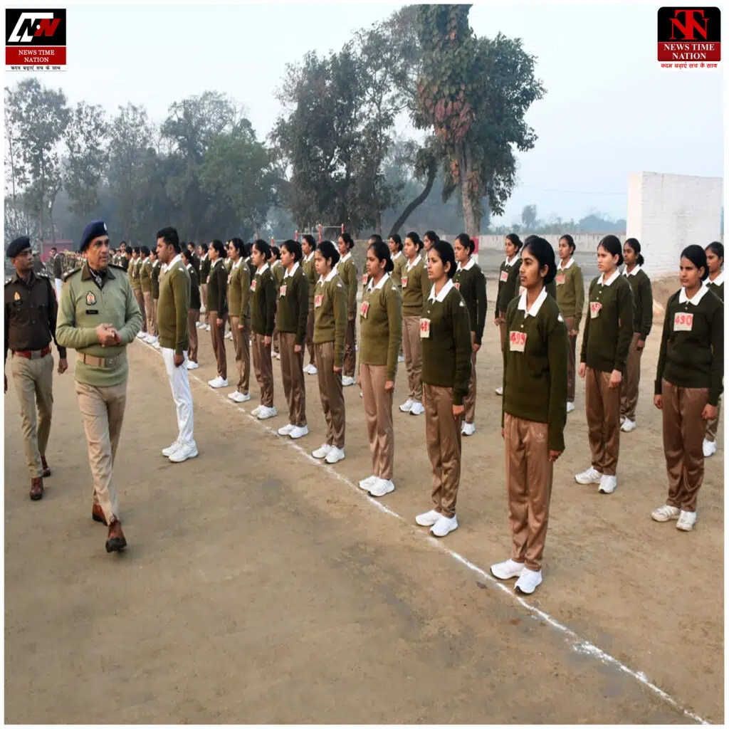 रामपुर पुलिस लाइन का एसपी विद्यसागर मिश्रा ने किया निरीक्षण, परेड की सलामी लेकर व्यवस्थाओं का लिया जायजा ! 3 03