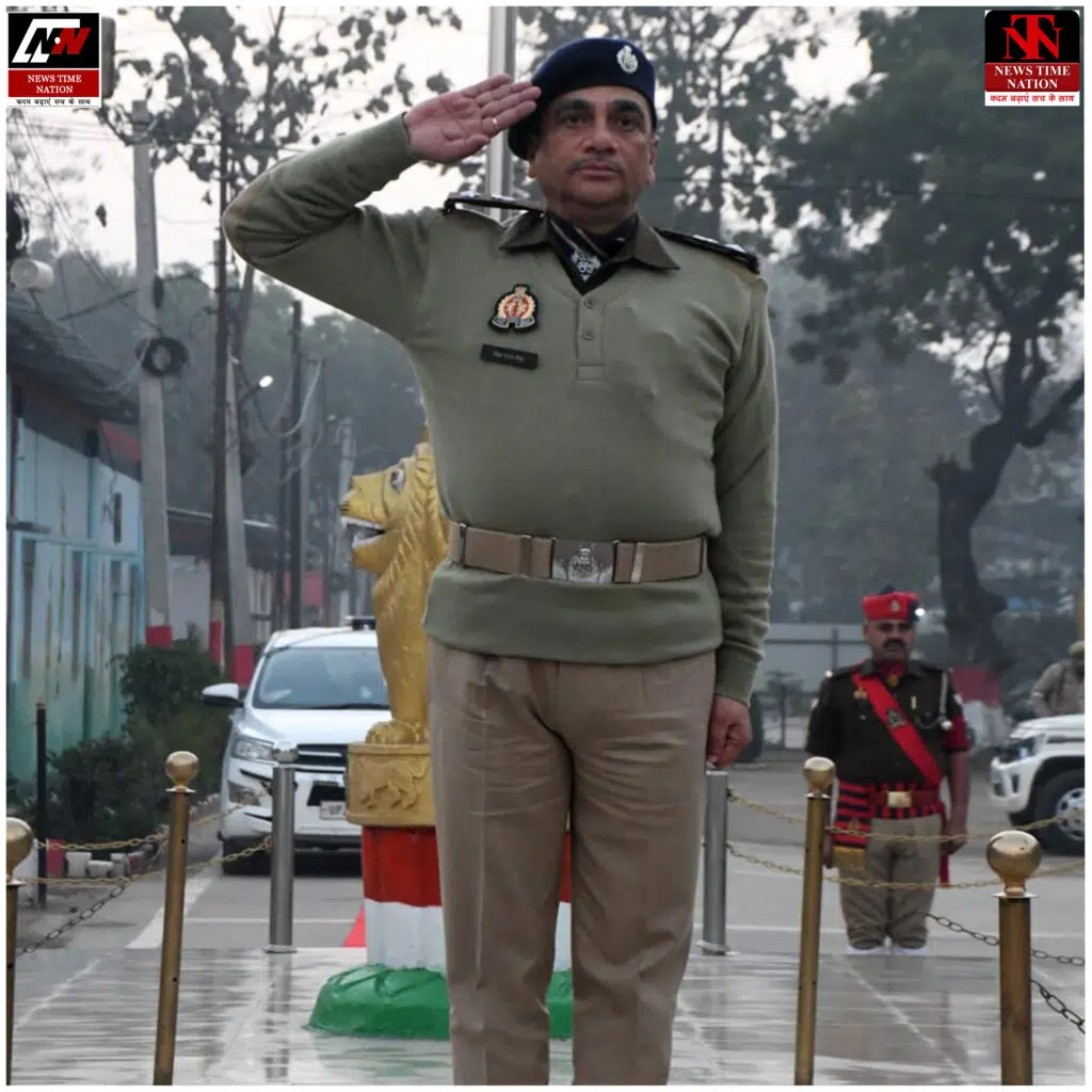 रामपुर पुलिस लाइन का एसपी विद्यसागर मिश्रा ने किया निरीक्षण, परेड की सलामी लेकर व्यवस्थाओं का लिया जायजा ! 4 04