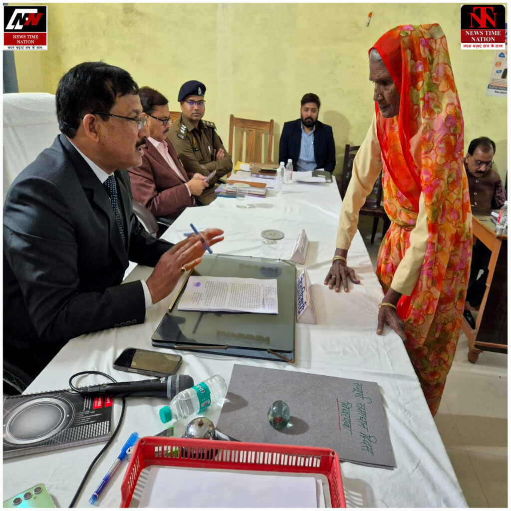 कोंच तहसील में गूँजीं जनसमस्याएं: जिलाधिकारी और एसपी ने संपूर्ण समाधान दिवस में सुनीं फरियादें ! 2 04 2