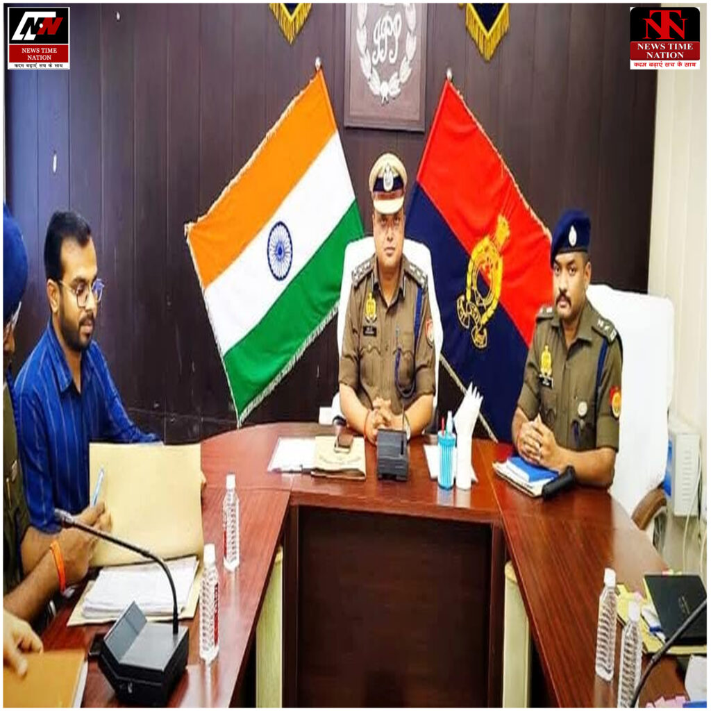 अमेठी: DIG सोमेन बर्मा ने आगामी त्योहारों को लेकर कसी कमर; पुलिस अधिकारियों को शांति व्यवस्था बनाए रखने के दिए कड़े निर्देश ! 4 04 7