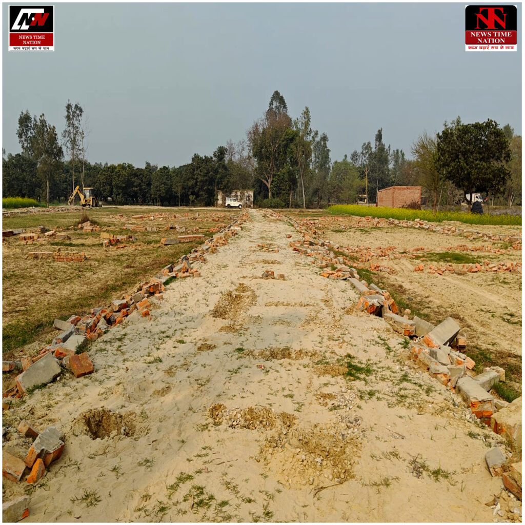 रामपुर: अवैध प्लॉटिंग पर चला प्रशासन का बुलडोजर; शाहबाद में बिना NOC के हो रहे निर्माणों को किया गया जमींदोज ! 2 06 5