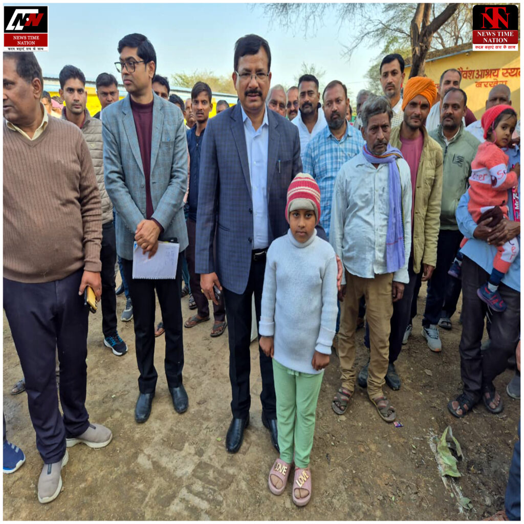 जालौन की नन्ही वेदिका की बड़ी प्रतिभा, DM के सामने फर्राटे से सुनाए कठिन पहाड़े ! 1 22 1