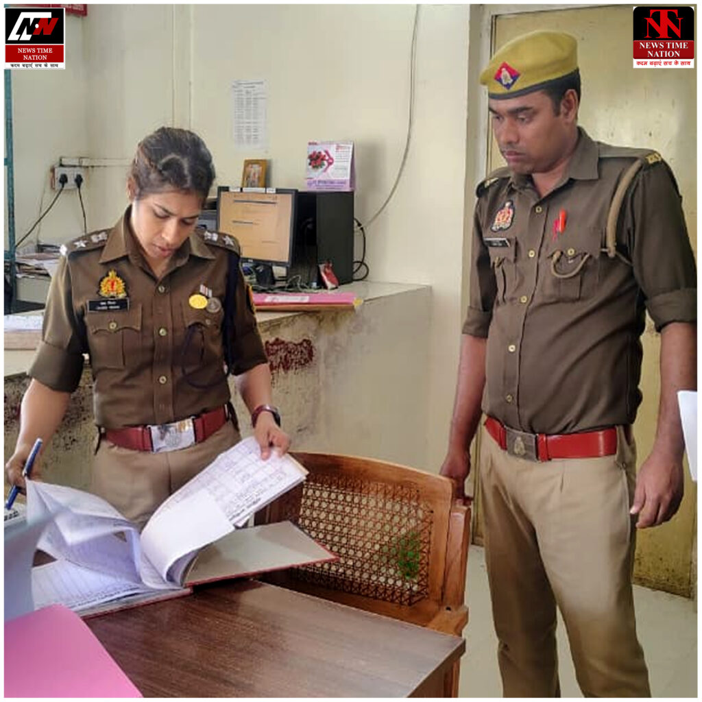 सुलतानपुर: एसपी चारू निगम का थाना मोतिगरपुर में औचक निरीक्षण, अपराधियों पर नकेल कसने के सख्त निर्देश ! 2 33